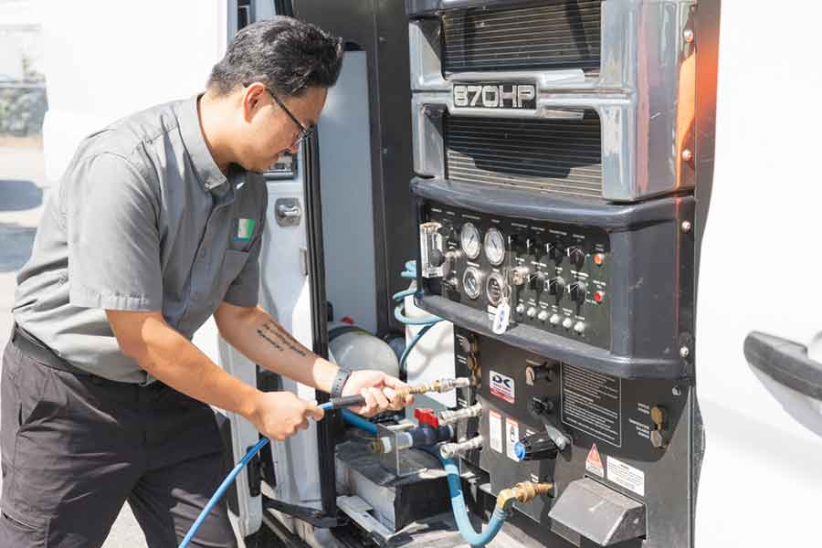 carpet cleaning truck